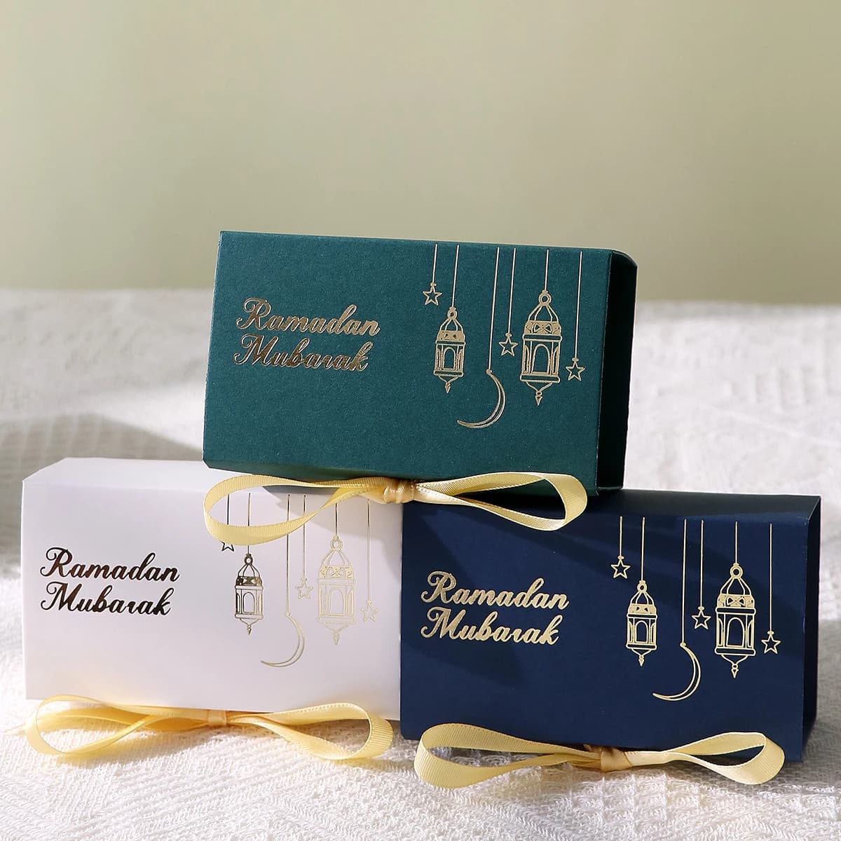 10 Ramadan Eid Candy Boxes - Gold Lantern and Moon Designs, Rectangular Paper Boxes with Ribbons, Muslim Holiday Party Candy Containers, Suitable for Eid